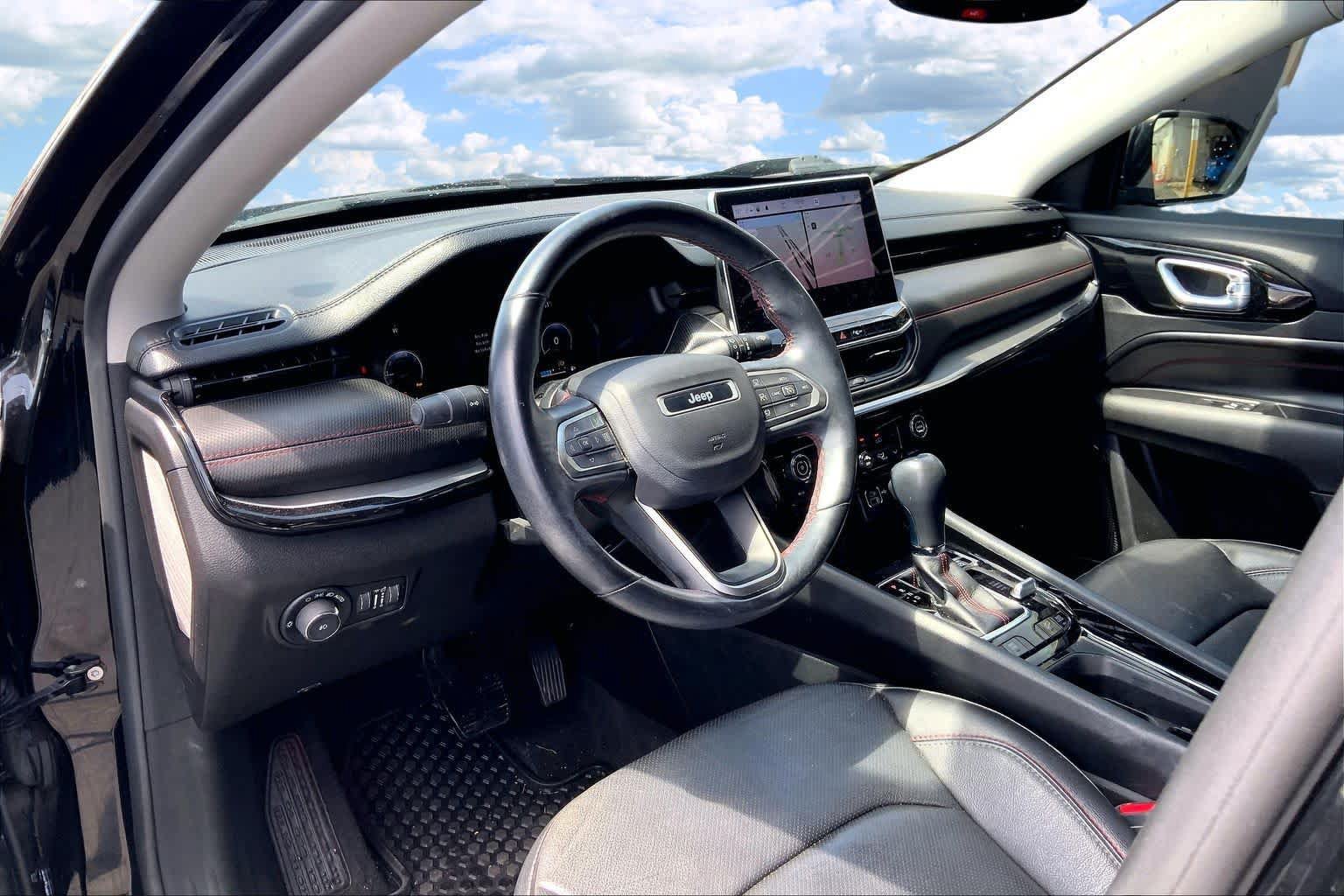 Used 2022 Jeep Compass Trailhawk w/ Trailhawk Elite Group AWD/4WD image 2