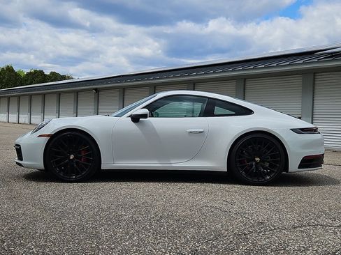 Used 2022 Porsche 911 Carrera 4S AWD/4WD image 2