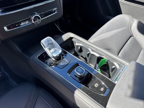 Certified 2025 Volvo XC90 T8 Core w/ Protection Package image 28