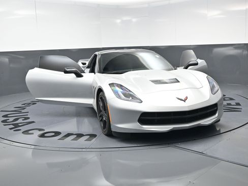 Used 2016 Chevrolet Corvette Stingray Coupe w/ Carbon Flash Badge Package image 21