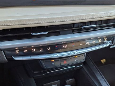 Used 2024 Cadillac XT4 Luxury image 16