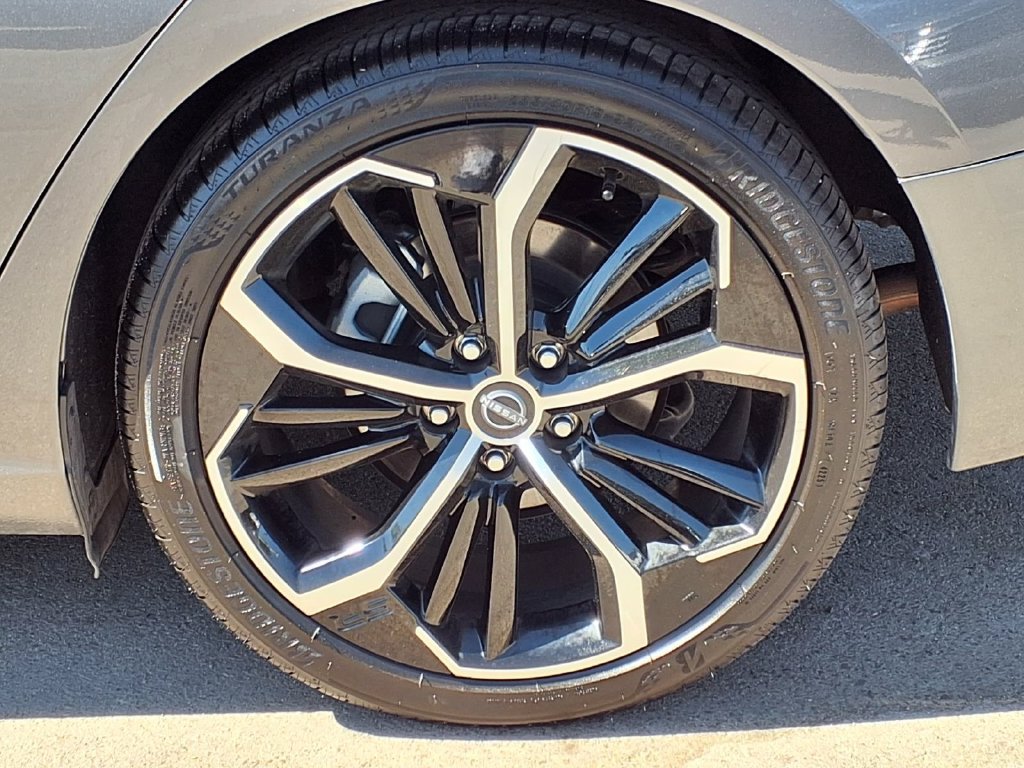 Certified 2025 Nissan Altima 2.5 SR FWD image 9