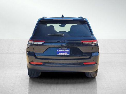 Used 2023 Jeep Grand Cherokee Limited w/ Black Appearance Package image 5