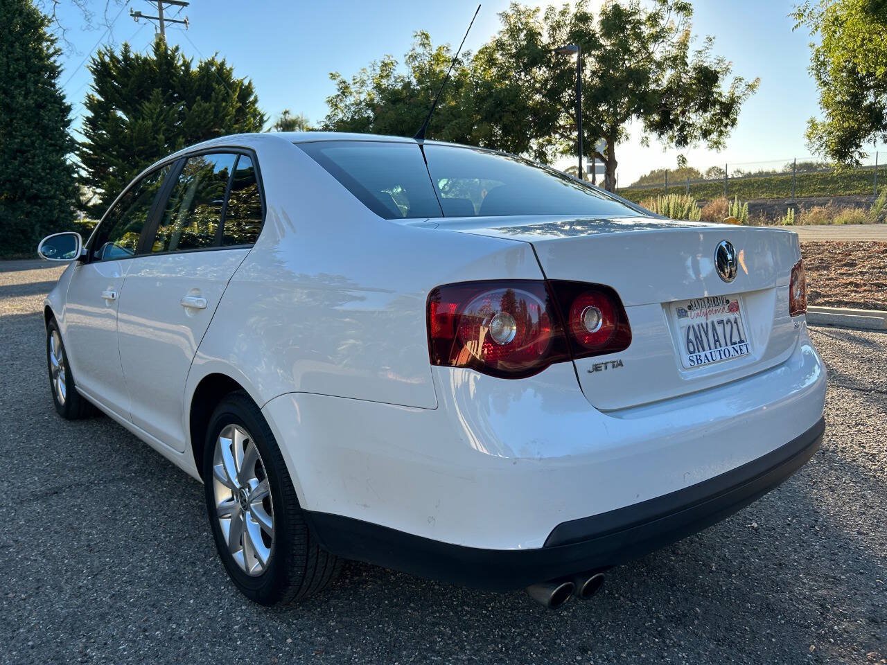 Used 2010 Volkswagen Jetta Limited Edition FWD image 19