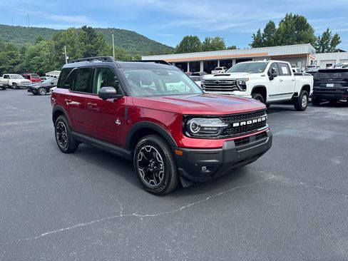 New 2026 Ford Bronco Sport Outer Banks w/ Outer Banks Tech Package+ AWD/4WD image 3