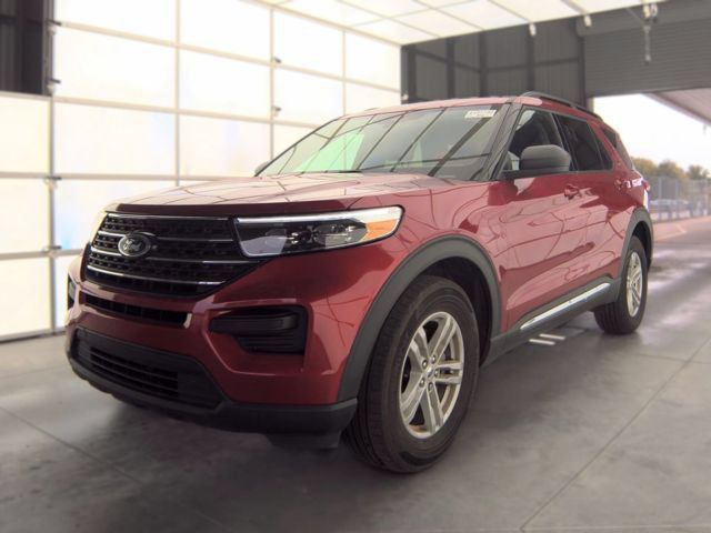 Used 2024 Ford Explorer XLT AWD/4WD image 9