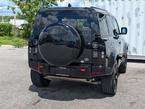 Used 2023 Land Rover Defender 90 X AWD/4WD image 5