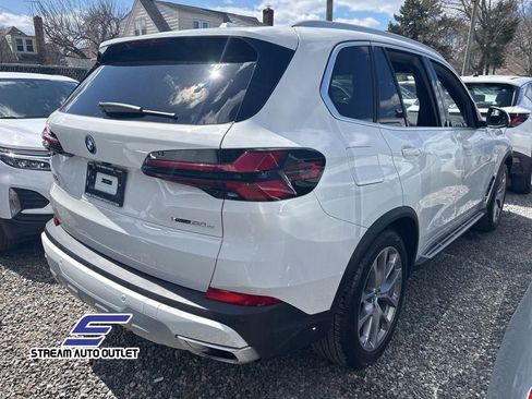 Used 2025 BMW X5 xDrive50e AWD/4WD image 9