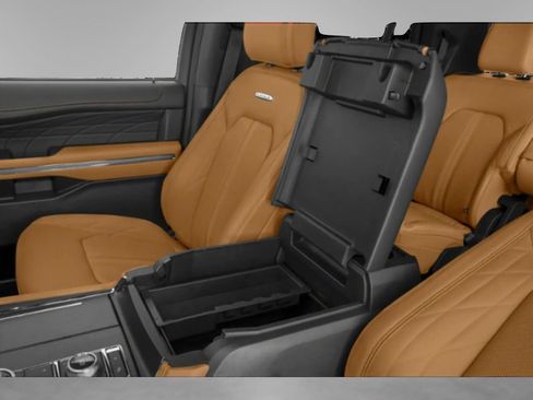 Used 2024 Ford Expedition Max XLT image 11