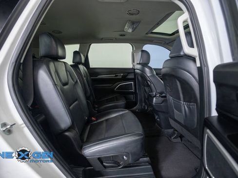 Used 2022 Kia Telluride S FWD image 36