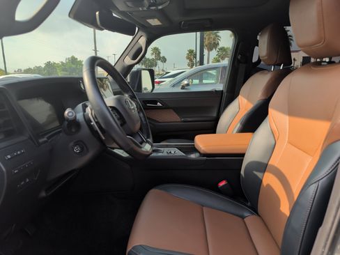 Used 2025 Lexus GX 550 w/ Cold Area Package image 11