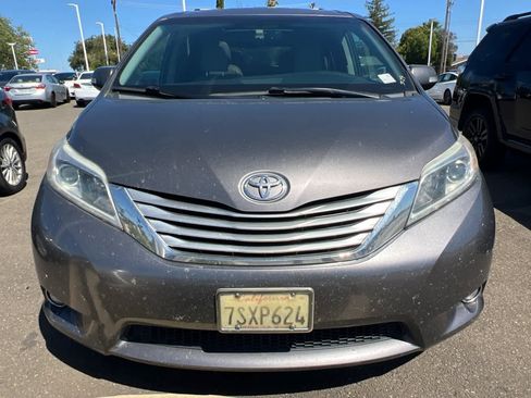 Used 2016 Toyota Sienna Limited AWD/4WD image 2