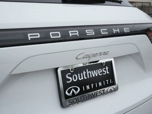 Used 2023 Porsche Cayenne Platinum Edition AWD/4WD image 19