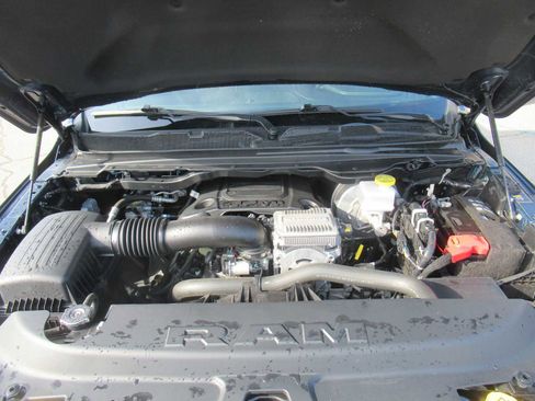 Used 2024 RAM 1500 Limited w/ Body Color Bumper Group image 10