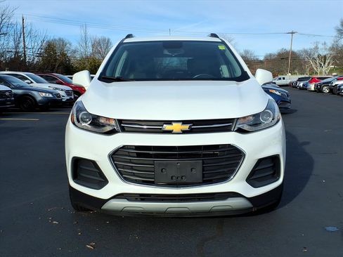 Used 2020 Chevrolet Trax LT w/ LT Convenience Package image 8