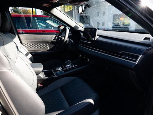Used 2025 Mitsubishi Outlander SEL Black Edition image 24