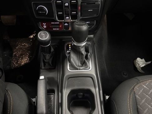 New 2025 Jeep Gladiator Mojave w/ Convenience Group image 12