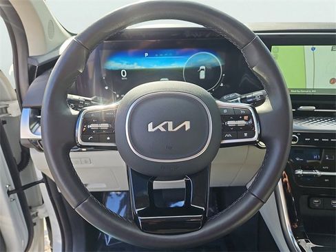 Certified 2024 Kia Carnival SX Prestige image 33