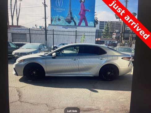 Used 2022 Toyota Camry XSE image 2