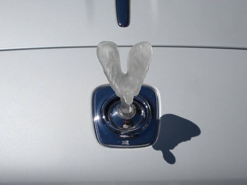 Used 2016 Rolls-Royce Dawn RWD image 17