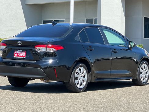 Certified 2025 Toyota Corolla LE FWD image 2