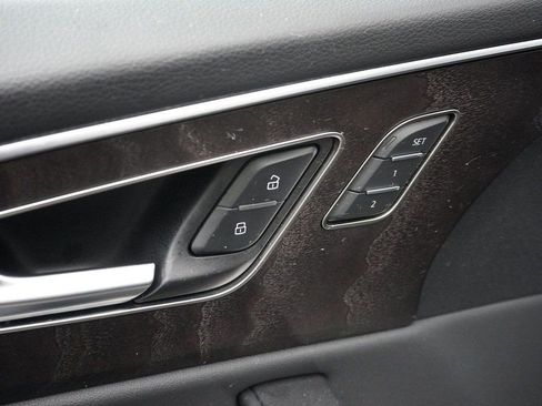 Used 2023 Audi Q8 Premium AWD/4WD image 36