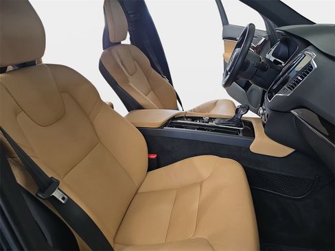 Used 2019 Volvo XC90 T6 Momentum w/ Advanced Package image 12