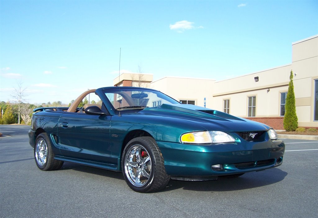 Used 1998 Ford Mustang GT RWD image 1