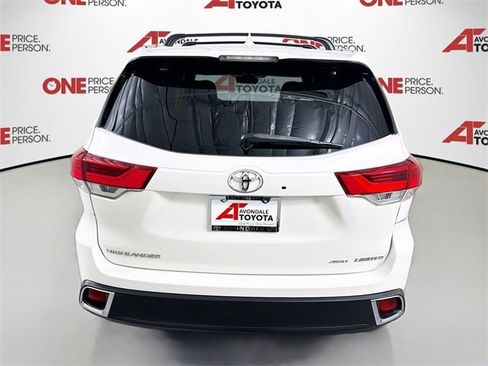 Used 2017 Toyota Highlander Limited image 6