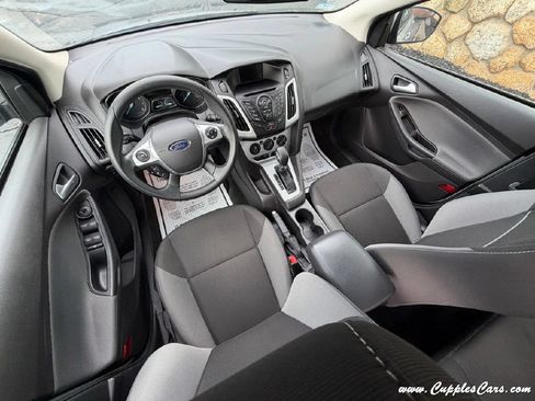 Used 2014 Ford Focus SE FWD image 19