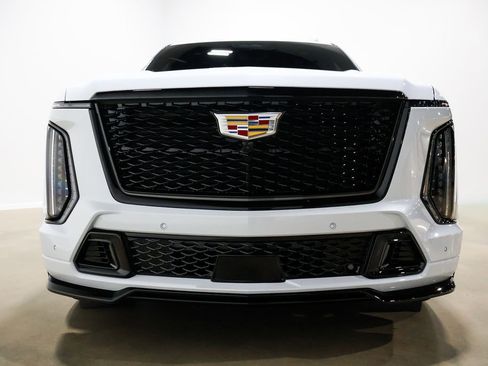 Used 2026 Cadillac Escalade V image 16