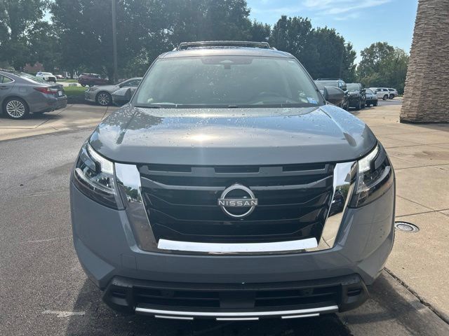 Used 2024 Nissan Pathfinder Platinum w/ Cargo Package AWD/4WD image 2