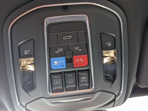 New 2026 Jeep Grand Wagoneer 4WD image 25