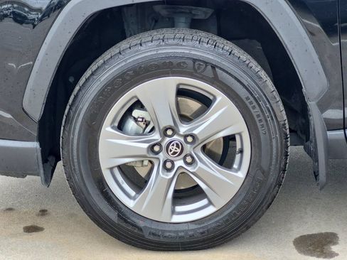 Certified 2024 Toyota RAV4 XLE AWD/4WD image 28