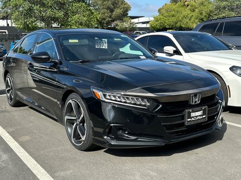 Used 2021 Honda Accord Sport image 2