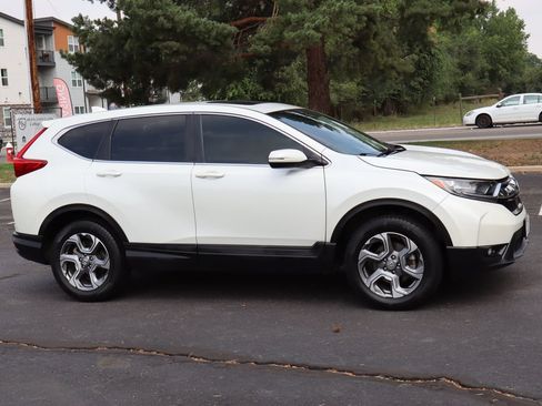 Used 2018 Honda CR-V EX image 2