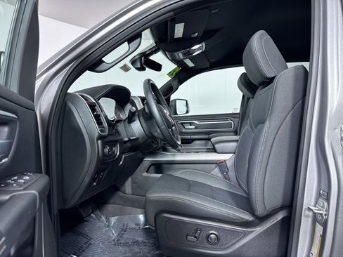 Used 2022 RAM 1500 Big Horn w/ Night Edition AWD/4WD image 5