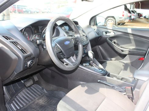 Used 2015 Ford Focus SE image 4