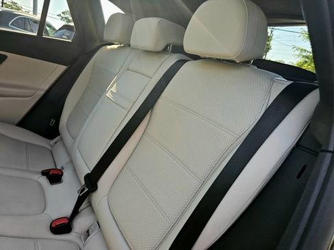 Used 2026 Mercedes-Benz GLC 300 4MATIC image 25