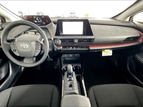 Used 2026 Toyota Prius Plug-In Hybrid image 5