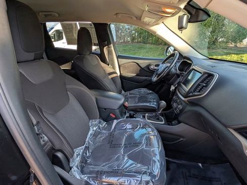 Used 2015 Jeep Cherokee Latitude FWD image 11