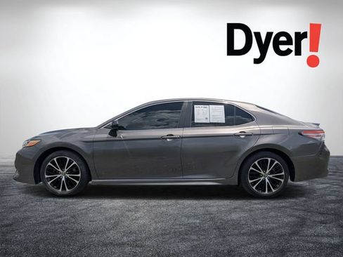 Used 2019 Toyota Camry SE FWD image 7