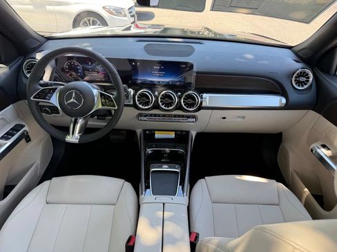 New 2026 Mercedes-Benz GLB 250 image 11