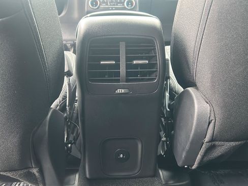 Used 2025 Ford Escape Active AWD/4WD image 36