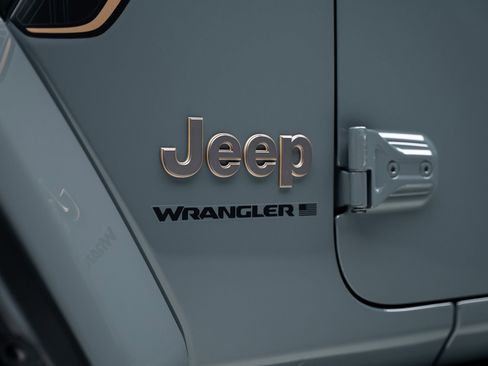 Used 2024 Jeep Wrangler Unlimited Rubicon 392 image 30
