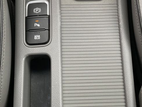 Used 2018 Kia Soul EV + w/ Sun & Fun Package image 19