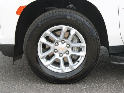 Used 2022 Chevrolet Tahoe LT w/ Luxury Package RWD image 23