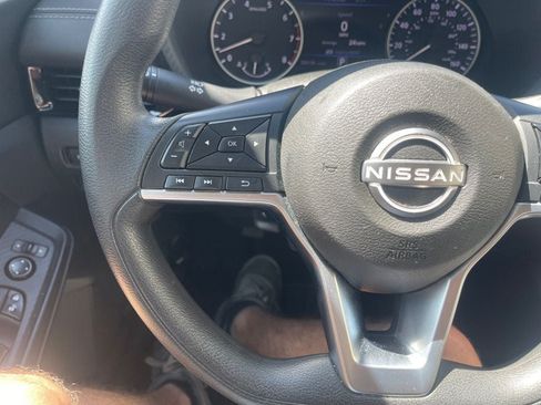 Used 2024 Nissan Sentra SV FWD image 13