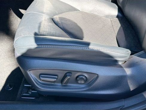 Used 2019 Toyota Camry XSE FWD image 18