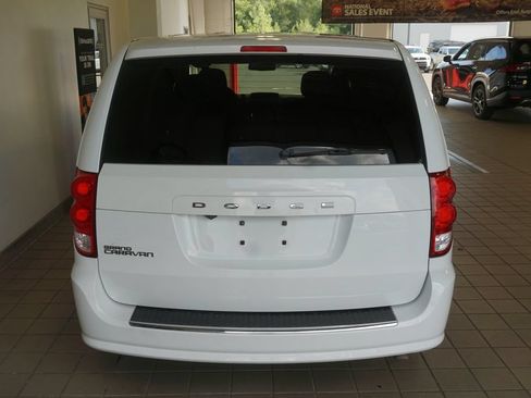 Used 2020 Dodge Grand Caravan SE FWD image 11